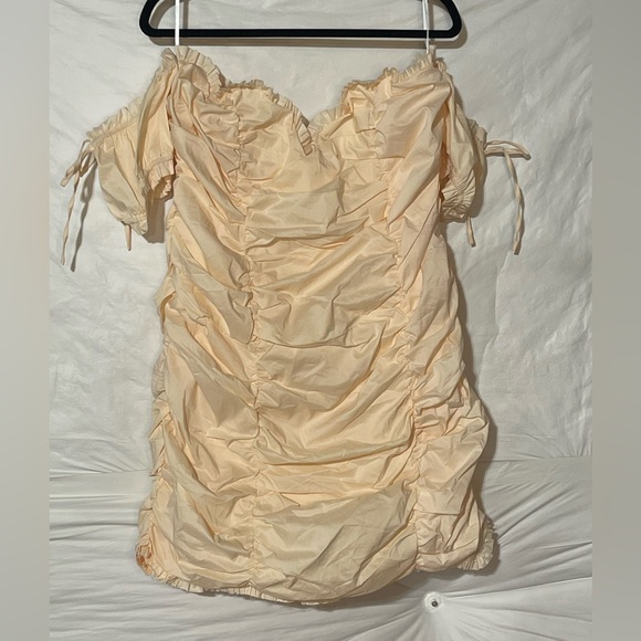 Choosy Peach Off-Shoulder Mini Dress - Picture 6 of 13